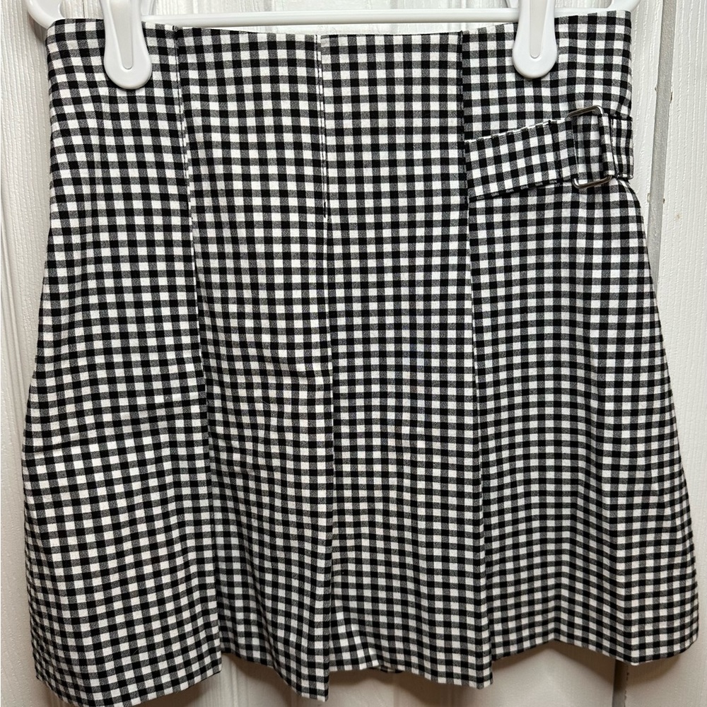 Zara girls size 10 black plaid pleated skirt
